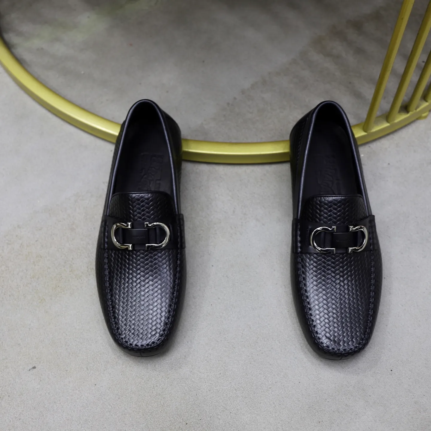 Ex-factory price: 480💰🙅‍♂️🙅‍♂️🙅‍♂️Niuli Brand: Ferragamo Standard code: Men's code 38/44 (45 customized) Grade: Same as the official website Material: Original imported cowhide leather lining Original wear-resistant lightweight outsole Style category: Men's casual slip-on shoes Bean shoes Distinguished luxury brand elements top luxury Color: actual picture color